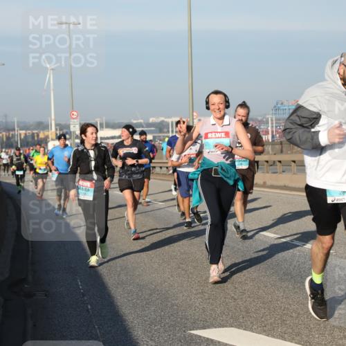 03.10.2025 - Köhlbrandbrückenlauf Yannick Fuchs http://msf.ph/oto/9175137 03.10.2025 08:44:46 Position 2 1679, 200 meine-sportfotos.de