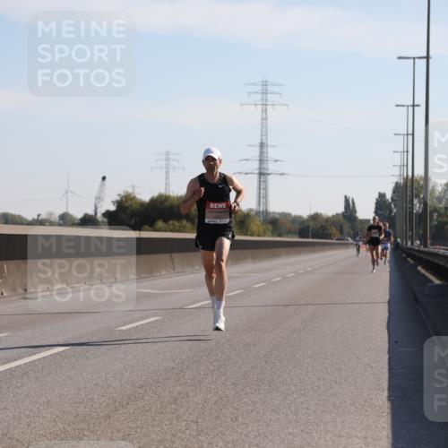 03.10.2025 - Köhlbrandbrückenlauf Yannick Fuchs http://msf.ph/oto/9175146 03.10.2025 11:11:12 Position 3 4027 meine-sportfotos.de