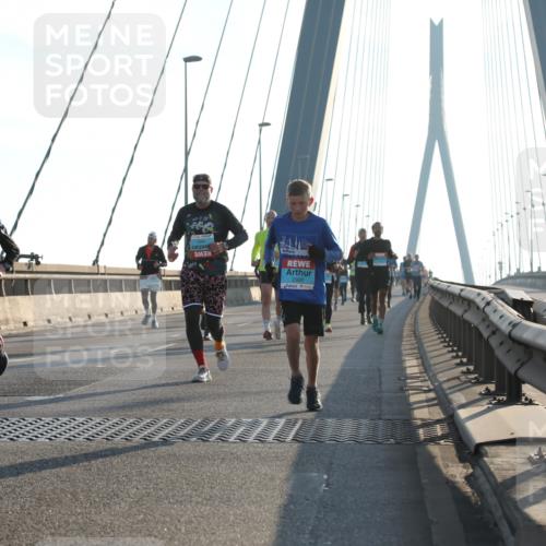 03.10.2025 - Köhlbrandbrückenlauf Yannick Fuchs http://msf.ph/oto/9175178 03.10.2025 08:23:57 Position 1 2760 meine-sportfotos.de
