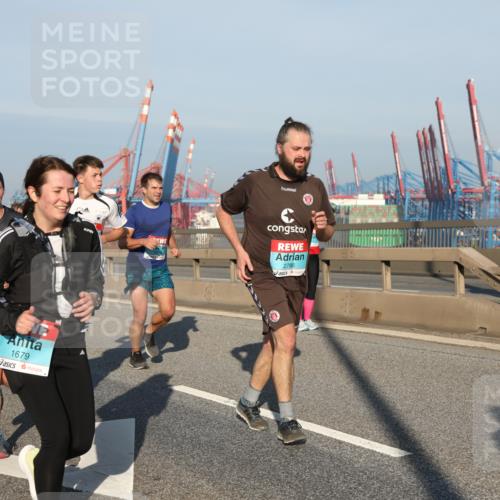 03.10.2025 - Köhlbrandbrückenlauf Yannick Fuchs http://msf.ph/oto/9175183 03.10.2025 08:44:49 Position 2 1679, 2786 meine-sportfotos.de