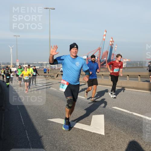 03.10.2025 - Köhlbrandbrückenlauf Yannick Fuchs http://msf.ph/oto/9175211 03.10.2025 08:44:51 Position 2 2015, 20, 2730, 1 meine-sportfotos.de