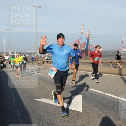 03.10.2025 - Köhlbrandbrückenlauf Yannick Fuchs http://msf.ph/oto/9175215 03.10.2025 08:44:52 Position 2 2730, 2015, 20 meine-sportfotos.de