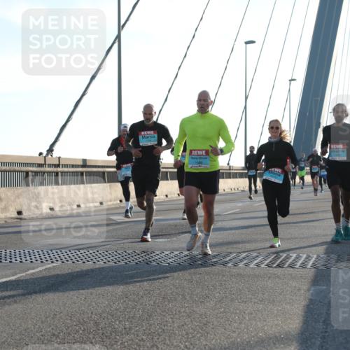 03.10.2025 - Köhlbrandbrückenlauf Yannick Fuchs http://msf.ph/oto/9175219 03.10.2025 08:24:01 Position 1 1168, 3174, 1550 meine-sportfotos.de