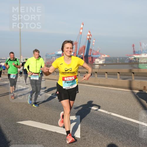 03.10.2025 - Köhlbrandbrückenlauf Yannick Fuchs http://msf.ph/oto/9175262 03.10.2025 08:44:56 Position 2 3334, 1350 meine-sportfotos.de