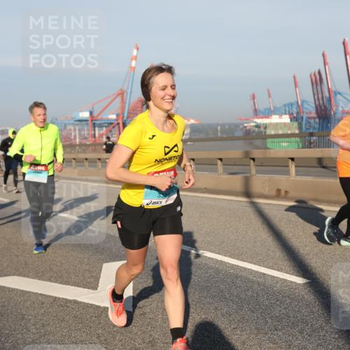 03.10.2025 - Köhlbrandbrückenlauf Yannick Fuchs http://msf.ph/oto/9175265 03.10.2025 08:44:56 Position 2 33 meine-sportfotos.de