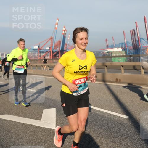03.10.2025 - Köhlbrandbrückenlauf Yannick Fuchs http://msf.ph/oto/9175268 03.10.2025 08:44:56 Position 2 3334, 1350 meine-sportfotos.de
