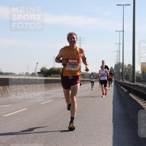 03.10.2025 - Köhlbrandbrückenlauf Yannick Fuchs http://msf.ph/oto/9175272 03.10.2025 11:11:29 Position 3 6240, 90 meine-sportfotos.de