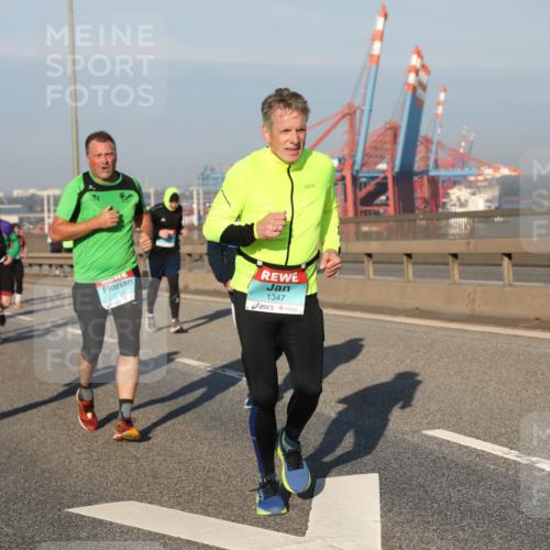 03.10.2025 - Köhlbrandbrückenlauf Yannick Fuchs http://msf.ph/oto/9175274 03.10.2025 08:44:57 Position 2 2711, 1347 meine-sportfotos.de