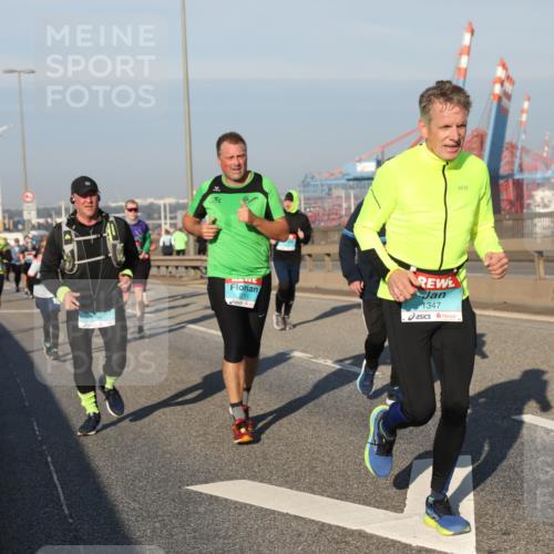 03.10.2025 - Köhlbrandbrückenlauf Yannick Fuchs http://msf.ph/oto/9175277 03.10.2025 08:44:57 Position 2 2711, 1347 meine-sportfotos.de