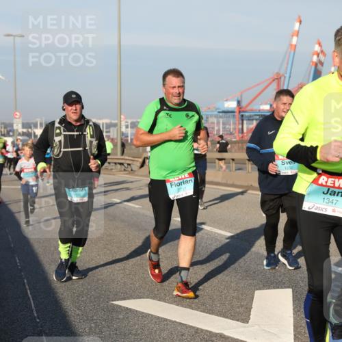03.10.2025 - Köhlbrandbrückenlauf Yannick Fuchs http://msf.ph/oto/9175284 03.10.2025 08:44:57 Position 2 1512, 2711, 1233, 1347 meine-sportfotos.de