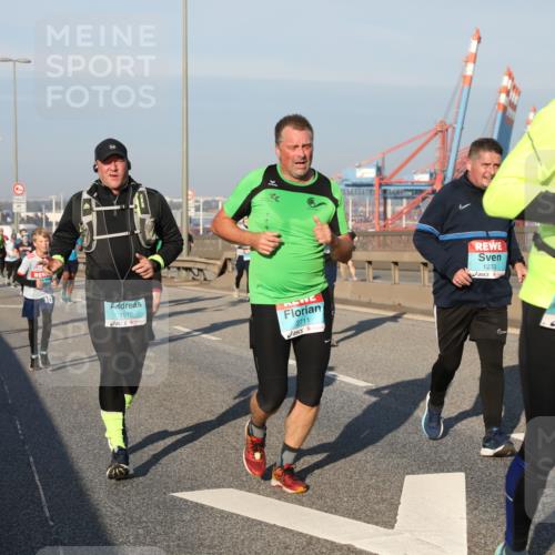 03.10.2025 - Köhlbrandbrückenlauf Yannick Fuchs http://msf.ph/oto/9175287 03.10.2025 08:44:58 Position 2 10, 1512, 2711, 1233, 1347 meine-sportfotos.de