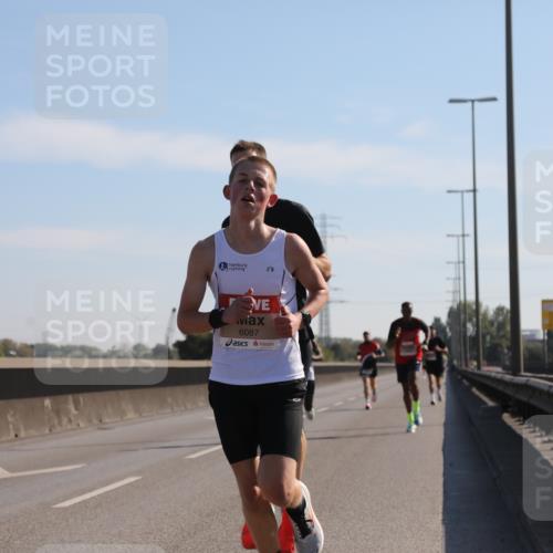 03.10.2025 - Köhlbrandbrückenlauf Yannick Fuchs http://msf.ph/oto/9175319 03.10.2025 11:11:33 Position 3 5, 6087 meine-sportfotos.de