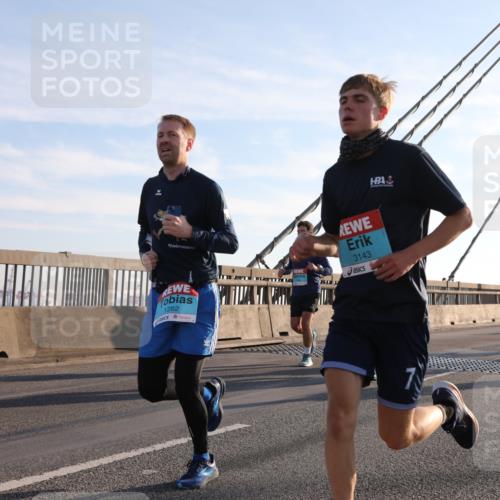 03.10.2025 - Köhlbrandbrückenlauf Yannick Fuchs http://msf.ph/oto/9175329 03.10.2025 08:24:11 Position 1 1262, 3143 meine-sportfotos.de