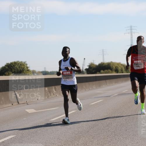 03.10.2025 - Köhlbrandbrückenlauf Yannick Fuchs http://msf.ph/oto/9175336 03.10.2025 11:11:36 Position 3 6359, 6483 meine-sportfotos.de