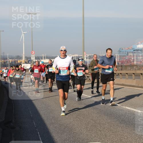 03.10.2025 - Köhlbrandbrückenlauf Yannick Fuchs http://msf.ph/oto/9175372 03.10.2025 08:45:06 Position 2  meine-sportfotos.de