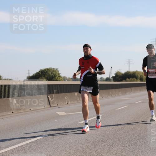 03.10.2025 - Köhlbrandbrückenlauf Yannick Fuchs http://msf.ph/oto/9175374 03.10.2025 11:11:40 Position 3 4089, 6514 meine-sportfotos.de