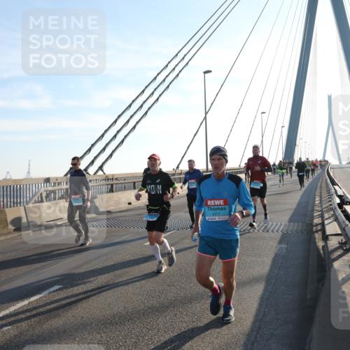 03.10.2025 - Köhlbrandbrückenlauf Yannick Fuchs http://msf.ph/oto/9175385 03.10.2025 08:24:17 Position 1 3317 meine-sportfotos.de