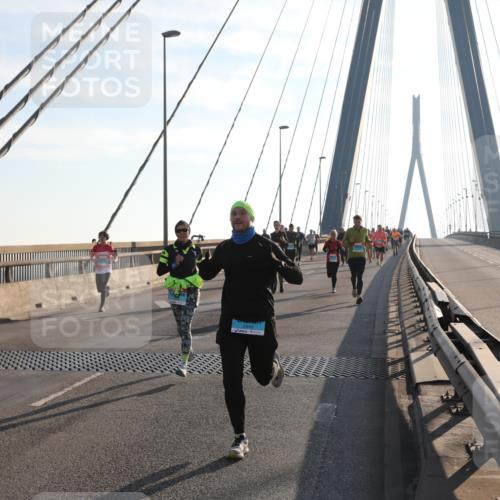 03.10.2025 - Köhlbrandbrückenlauf Yannick Fuchs http://msf.ph/oto/9175412 03.10.2025 08:24:21 Position 1 2940 meine-sportfotos.de