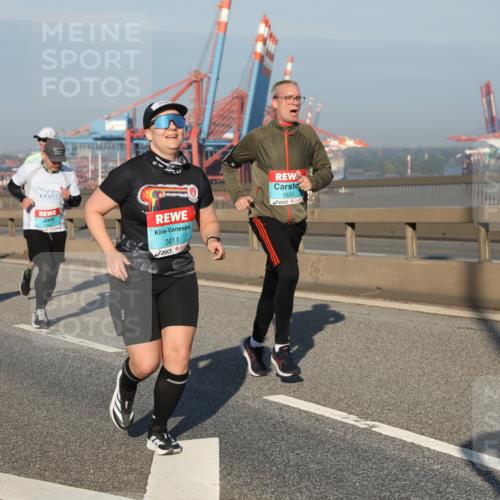 03.10.2025 - Köhlbrandbrückenlauf Yannick Fuchs http://msf.ph/oto/9175413 03.10.2025 08:45:10 Position 2 3011, 1631 meine-sportfotos.de