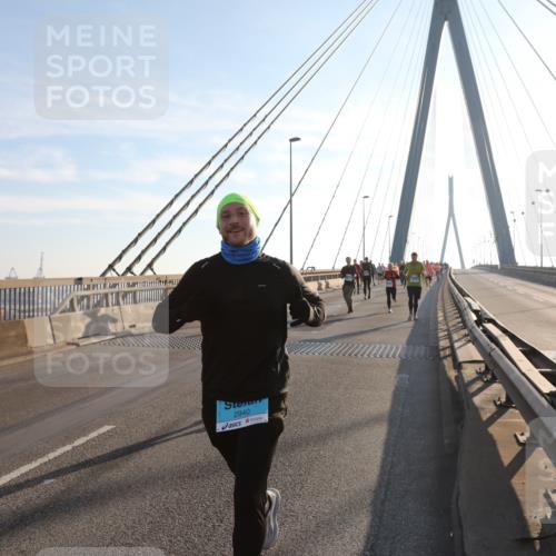 03.10.2025 - Köhlbrandbrückenlauf Yannick Fuchs http://msf.ph/oto/9175427 03.10.2025 08:24:22 Position 1 2940 meine-sportfotos.de