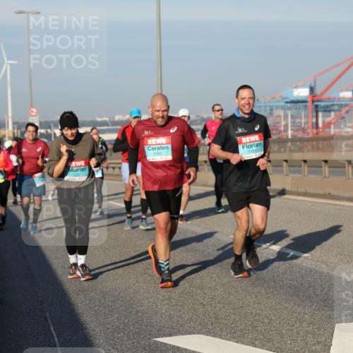 03.10.2025 - Köhlbrandbrückenlauf Yannick Fuchs http://msf.ph/oto/9175435 03.10.2025 08:45:11 Position 2 1227, 1191, 1181, 1491 meine-sportfotos.de