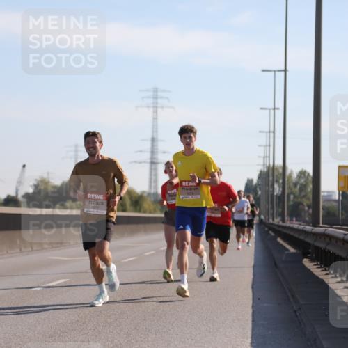 03.10.2025 - Köhlbrandbrückenlauf Yannick Fuchs http://msf.ph/oto/9175454 03.10.2025 11:11:59 Position 3 4072, 6253 meine-sportfotos.de