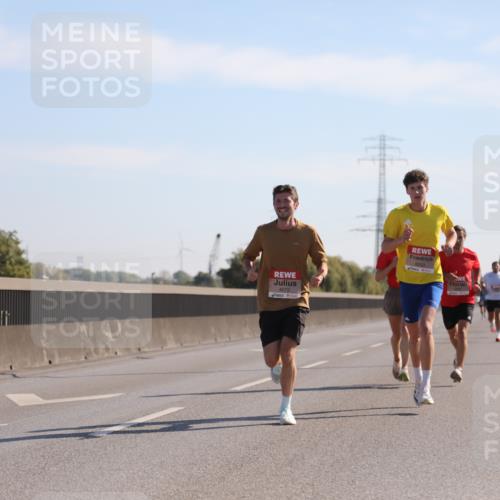 03.10.2025 - Köhlbrandbrückenlauf Yannick Fuchs http://msf.ph/oto/9175457 03.10.2025 11:12:00 Position 3 4072, 6253 meine-sportfotos.de