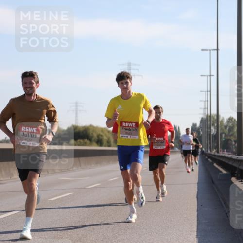 03.10.2025 - Köhlbrandbrückenlauf Yannick Fuchs http://msf.ph/oto/9175462 03.10.2025 11:12:00 Position 3 4072, 6253 meine-sportfotos.de