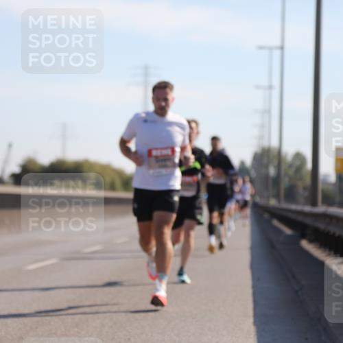 03.10.2025 - Köhlbrandbrückenlauf Yannick Fuchs http://msf.ph/oto/9175499 03.10.2025 11:12:07 Position 3  meine-sportfotos.de