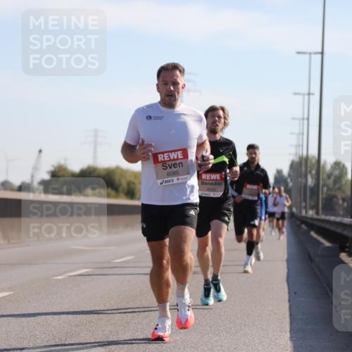 03.10.2025 - Köhlbrandbrückenlauf Yannick Fuchs http://msf.ph/oto/9175501 03.10.2025 11:12:07 Position 3 6085, 4035 meine-sportfotos.de
