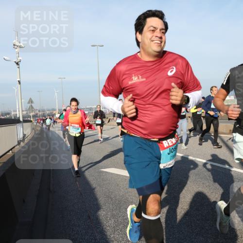 03.10.2025 - Köhlbrandbrückenlauf Yannick Fuchs http://msf.ph/oto/9175516 03.10.2025 08:45:17 Position 2 296 meine-sportfotos.de