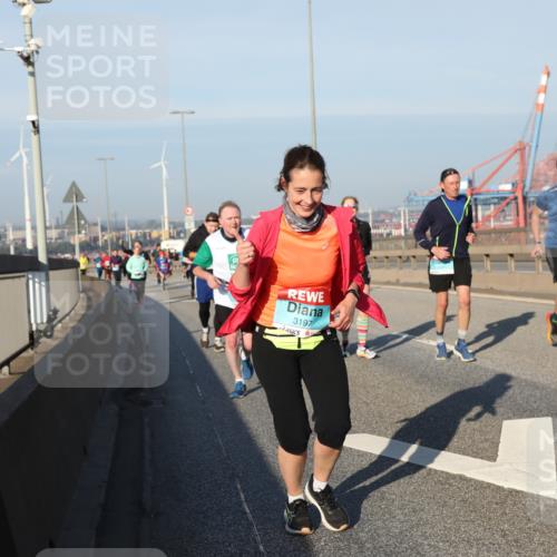 03.10.2025 - Köhlbrandbrückenlauf Yannick Fuchs http://msf.ph/oto/9175525 03.10.2025 08:45:18 Position 2 3197 meine-sportfotos.de