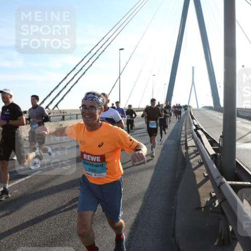 03.10.2025 - Köhlbrandbrückenlauf Yannick Fuchs http://msf.ph/oto/9175537 03.10.2025 08:24:35 Position 1 3495 meine-sportfotos.de