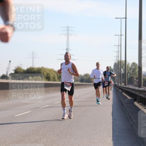 03.10.2025 - Köhlbrandbrückenlauf Yannick Fuchs http://msf.ph/oto/9175538 03.10.2025 11:12:15 Position 3  meine-sportfotos.de