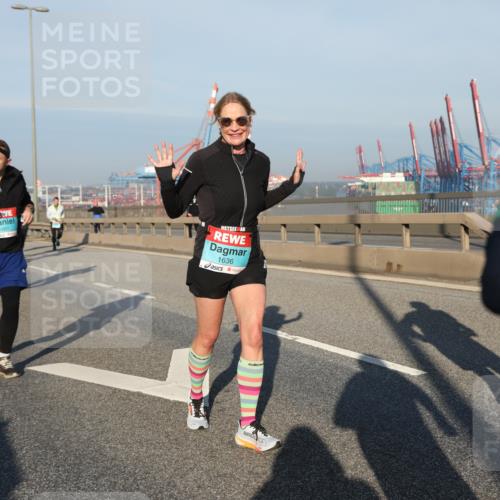 03.10.2025 - Köhlbrandbrückenlauf Yannick Fuchs http://msf.ph/oto/9175554 03.10.2025 08:45:20 Position 2 1681, 1636 meine-sportfotos.de