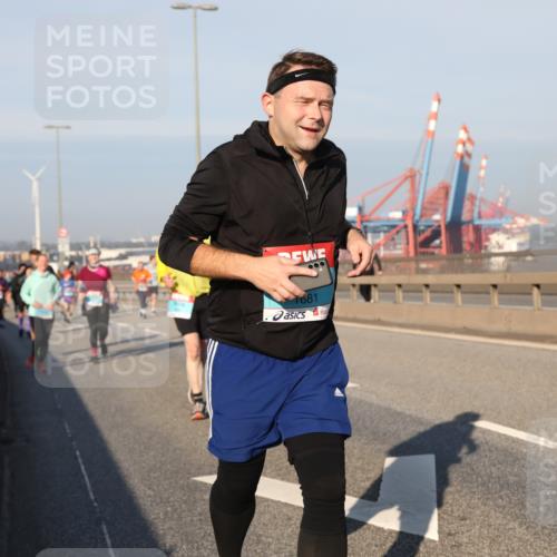 03.10.2025 - Köhlbrandbrückenlauf Yannick Fuchs http://msf.ph/oto/9175567 03.10.2025 08:45:22 Position 2 1681 meine-sportfotos.de