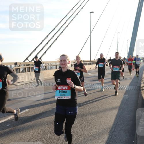 03.10.2025 - Köhlbrandbrückenlauf Yannick Fuchs http://msf.ph/oto/9175575 03.10.2025 08:24:38 Position 1 2884, 3568 meine-sportfotos.de