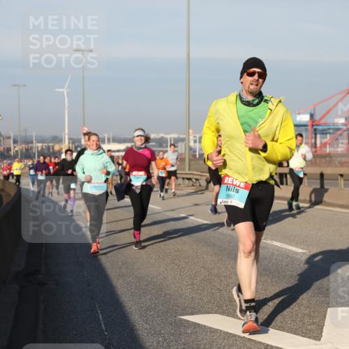03.10.2025 - Köhlbrandbrückenlauf Yannick Fuchs http://msf.ph/oto/9175580 03.10.2025 08:45:23 Position 2 1662 meine-sportfotos.de