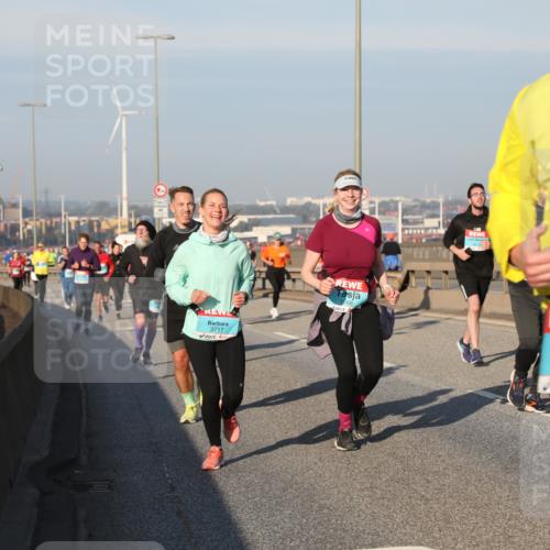03.10.2025 - Köhlbrandbrückenlauf Yannick Fuchs http://msf.ph/oto/9175594 03.10.2025 08:45:24 Position 2 3717, 568, 1662 meine-sportfotos.de