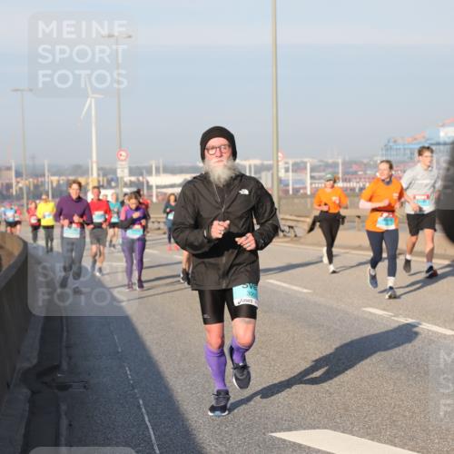 03.10.2025 - Köhlbrandbrückenlauf Yannick Fuchs http://msf.ph/oto/9175630 03.10.2025 08:45:28 Position 2 3065 meine-sportfotos.de