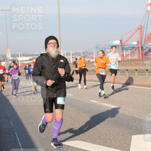 03.10.2025 - Köhlbrandbrückenlauf Yannick Fuchs http://msf.ph/oto/9175636 03.10.2025 08:45:28 Position 2 30 meine-sportfotos.de