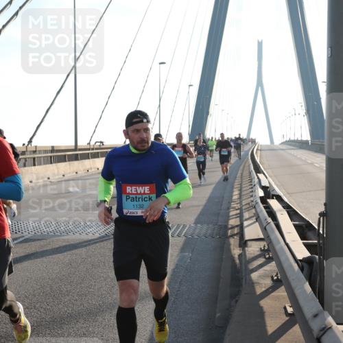 03.10.2025 - Köhlbrandbrückenlauf Yannick Fuchs http://msf.ph/oto/9175640 03.10.2025 08:24:42 Position 1 3518, 1132 meine-sportfotos.de