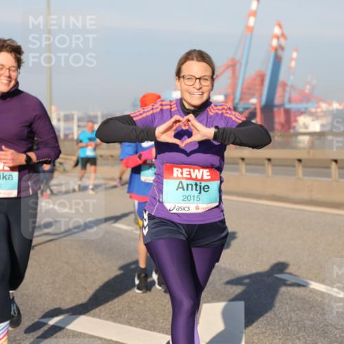 03.10.2025 - Köhlbrandbrückenlauf Yannick Fuchs http://msf.ph/oto/9175688 03.10.2025 08:45:33 Position 2 1470, 2015 meine-sportfotos.de