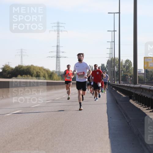 03.10.2025 - Köhlbrandbrückenlauf Yannick Fuchs http://msf.ph/oto/9175701 03.10.2025 11:12:42 Position 3 2 meine-sportfotos.de