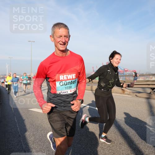 03.10.2025 - Köhlbrandbrückenlauf Yannick Fuchs http://msf.ph/oto/9175731 03.10.2025 08:45:36 Position 2 1038 meine-sportfotos.de