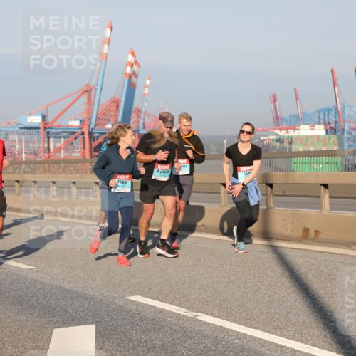 03.10.2025 - Köhlbrandbrückenlauf Yannick Fuchs http://msf.ph/oto/9175744 03.10.2025 08:45:37 Position 2 3201, 1327, 1419 meine-sportfotos.de