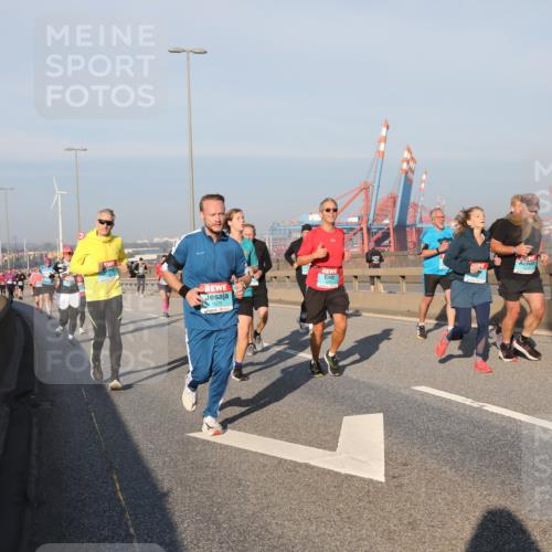 03.10.2025 - Köhlbrandbrückenlauf Yannick Fuchs http://msf.ph/oto/9175753 03.10.2025 08:45:38 Position 2 1675 meine-sportfotos.de
