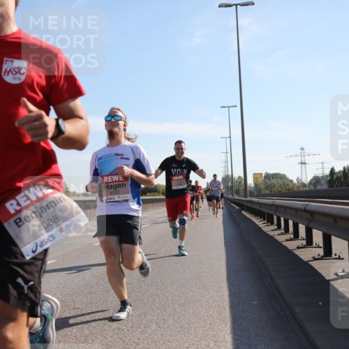 03.10.2025 - Köhlbrandbrückenlauf Yannick Fuchs http://msf.ph/oto/9175755 03.10.2025 11:12:49 Position 3 4019, 1879, 4088, 6122 meine-sportfotos.de