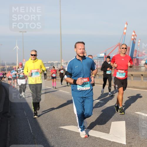 03.10.2025 - Köhlbrandbrückenlauf Yannick Fuchs http://msf.ph/oto/9175759 03.10.2025 08:45:38 Position 2 1701, 1327, 3201 meine-sportfotos.de
