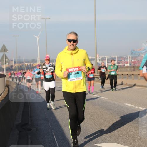 03.10.2025 - Köhlbrandbrückenlauf Yannick Fuchs http://msf.ph/oto/9175768 03.10.2025 08:45:39 Position 2 1701 meine-sportfotos.de